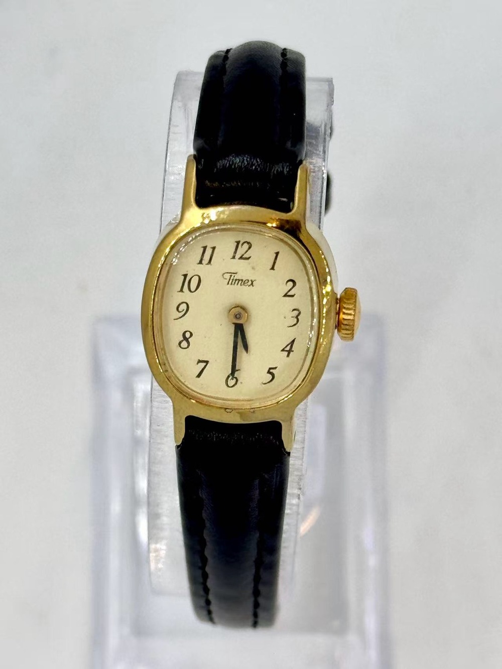 Vintage Timex Women’s Hand Wind Gold Tone Watch 17mm Cream Dial New Strap Runs
